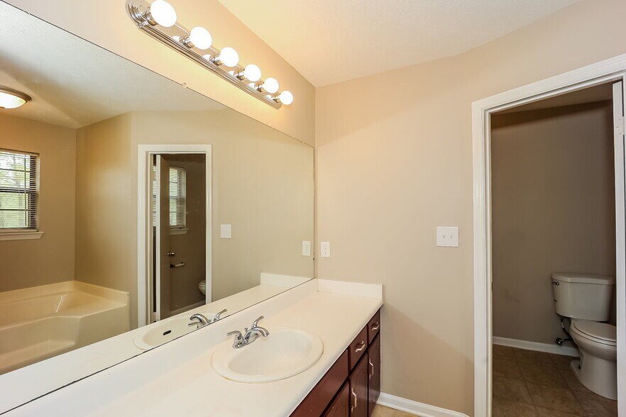 Building Photo - 7439 Cardinal Way