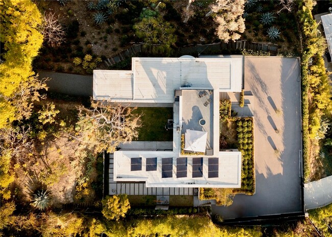 Building Photo - 9267 Cordell Dr
