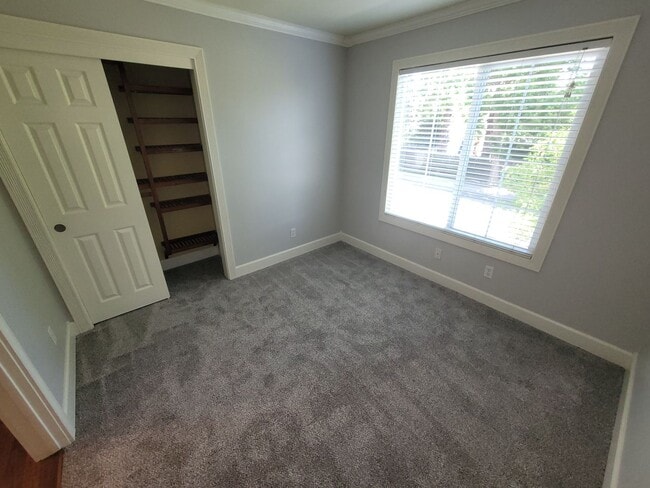 Building Photo - COMING SOON!!! Prime Sacramento Location!