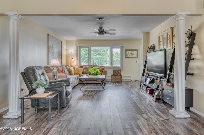 Building Photo - 251 Westbrook Dr