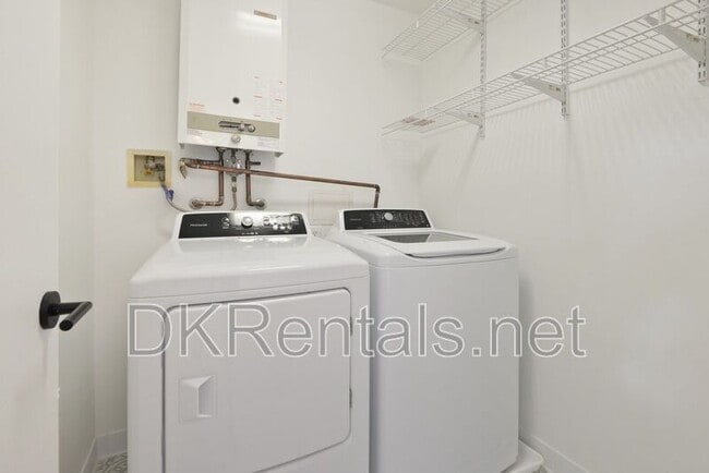 Building Photo - 1448 Iverson St NE