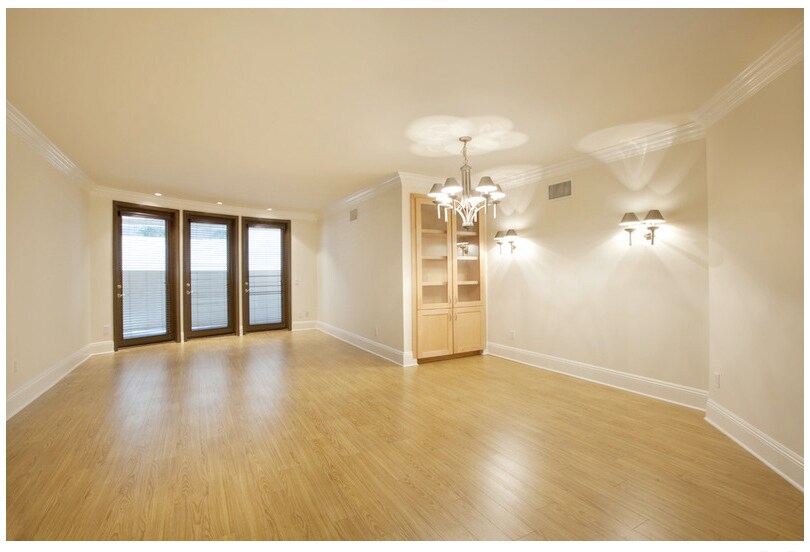 Building Photo - 10305 Almayo Ave