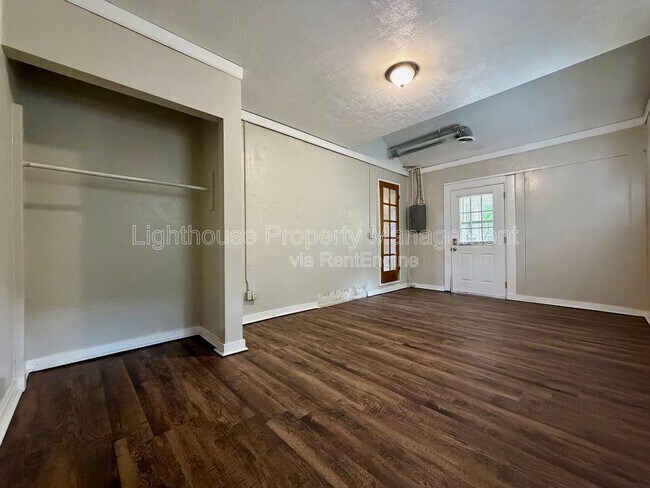 Building Photo - 2449 Hillside Dr NW
