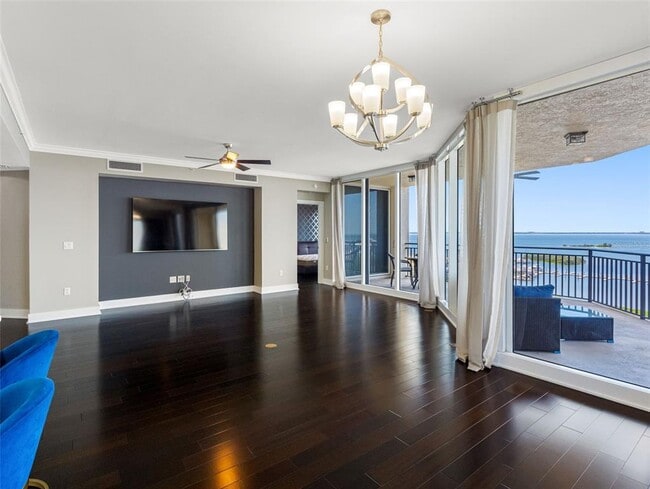 Building Photo - 5823 Bowen Daniel Dr