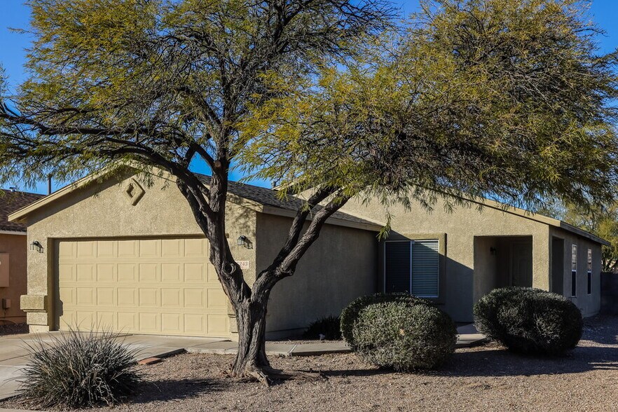 Building Photo - 5243 S Via Laguna Blanca