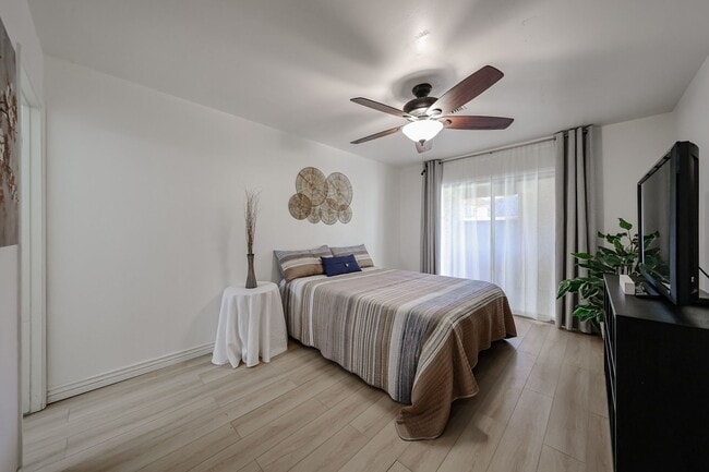 Building Photo - Great Location and Nicely Updated 2 Bed 2 Bath!