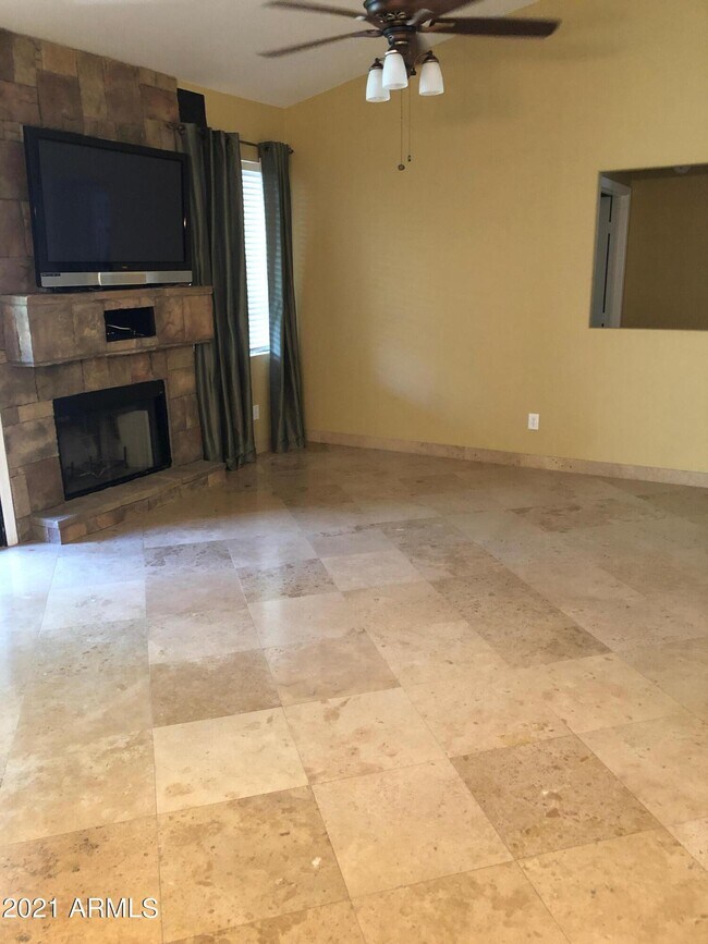 Building Photo - 15151 N Frank Lloyd Wright Blvd