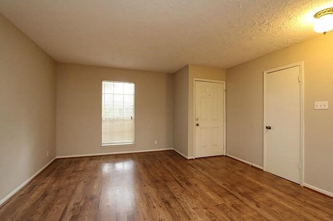 Building Photo - 12623 Westella Dr