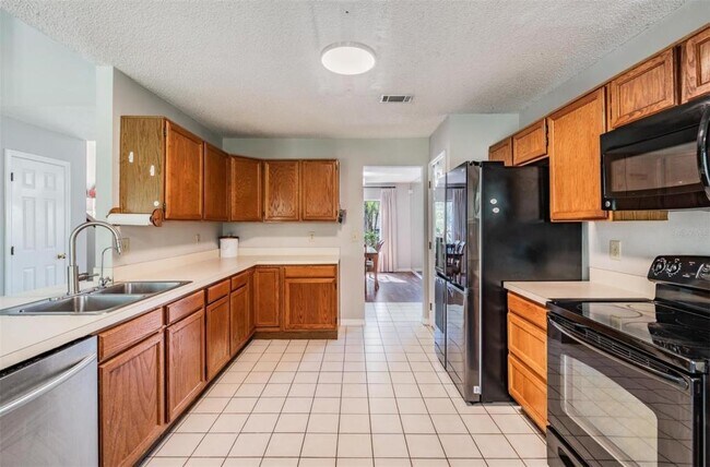 Building Photo - 16105 Stowe Ct