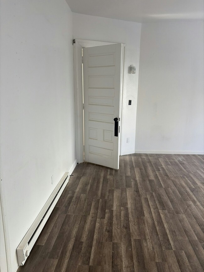 Building Photo - 2618 Collingwood Blvd