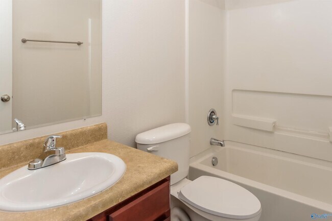 Building Photo - 16936 Wellhouse Dr