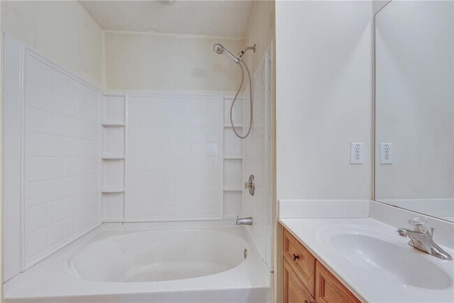 Building Photo - 1045 Mosscroft Ct