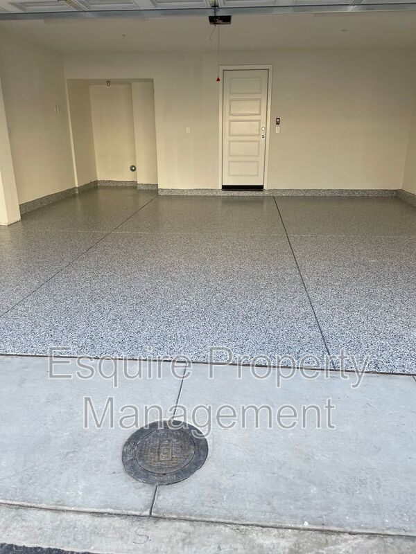 Building Photo - 643 Winchester Dr