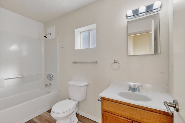 Building Photo - 3 bedroom 2 bath home in East El Paso!