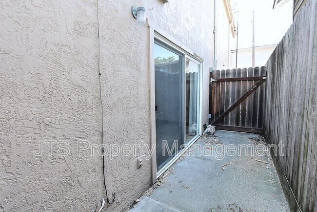 Building Photo - 2722 26th St
