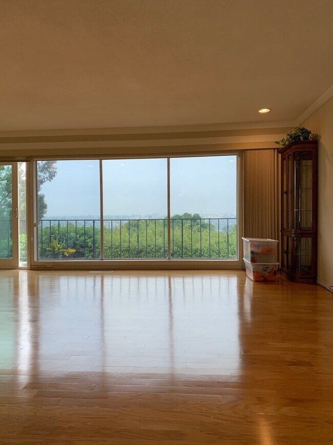 Building Photo - Stunning Del Cerro View Home with Spacious Split-Level Layout