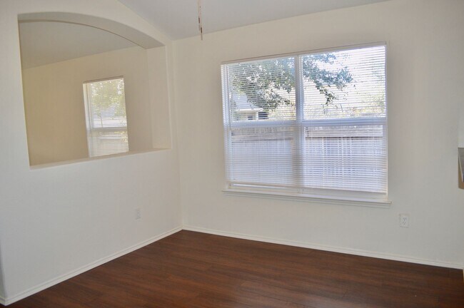 Building Photo - Charming 3 bed 2 bath home in Converse, TX