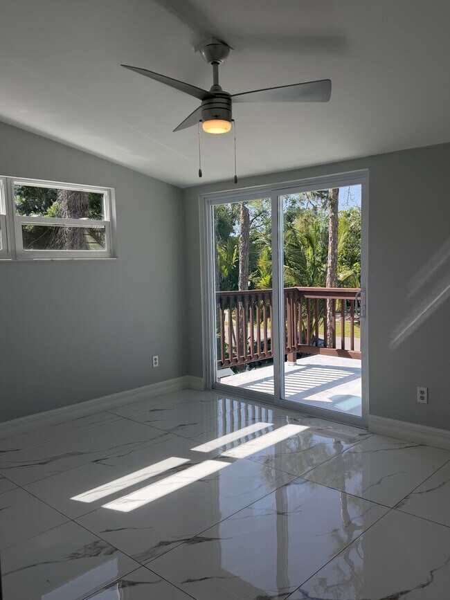 Building Photo - 10280 Carolina St