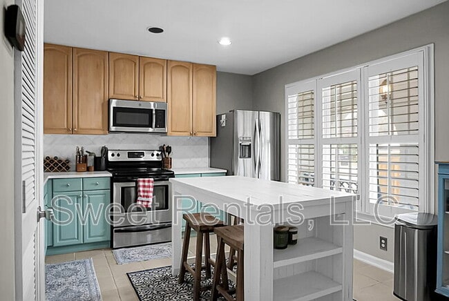 Building Photo - 733 Ralston Ct