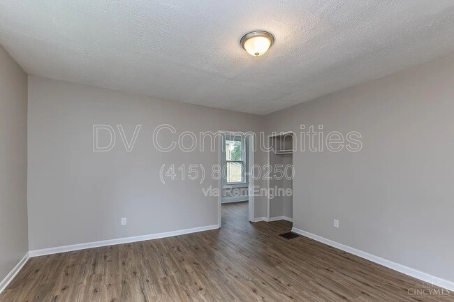 Building Photo - 4604 Glenshade Ave