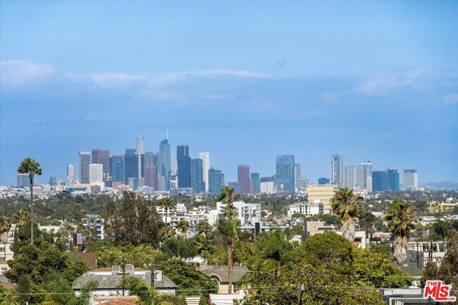 Building Photo - 1450 S Beverly Dr