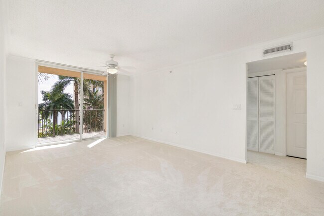 Building Photo - 1801 N Flagler Dr