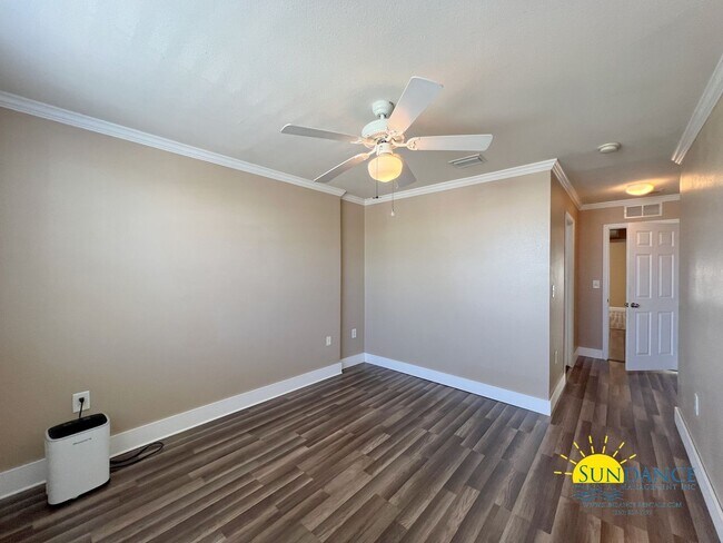 Building Photo - Charming 3 Bedroom Eagles Landing Townhous...