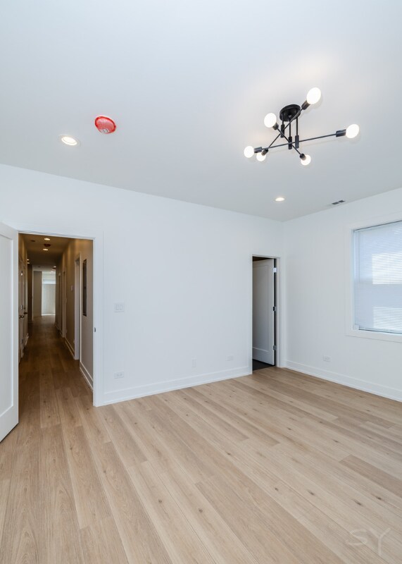 Building Photo - 6050 S Eberhart Ave