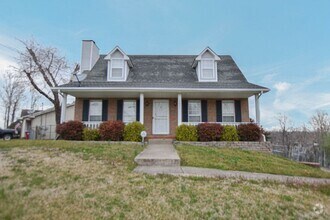 Building Photo - Pet Friendly Three Bedroom with Basement!