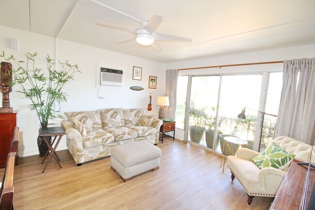 Building Photo - Kihei Villa - Nicely Furnished 1Bed/1Bath located in the heart of Kihei across the street from th...