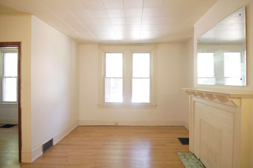 Building Photo - 618 West St