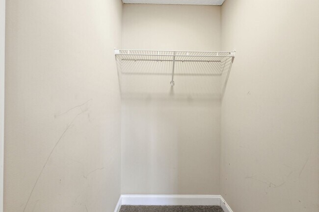 Building Photo - 4 Bedroom Griffin Park Home on Quiet Cul-de-Sac