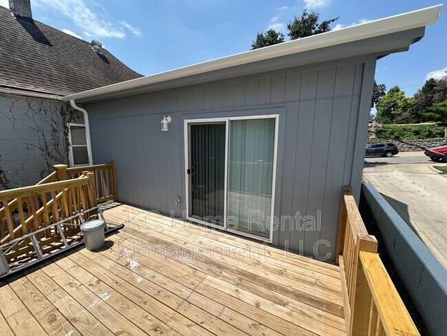 Building Photo - 2311 Jarboe St