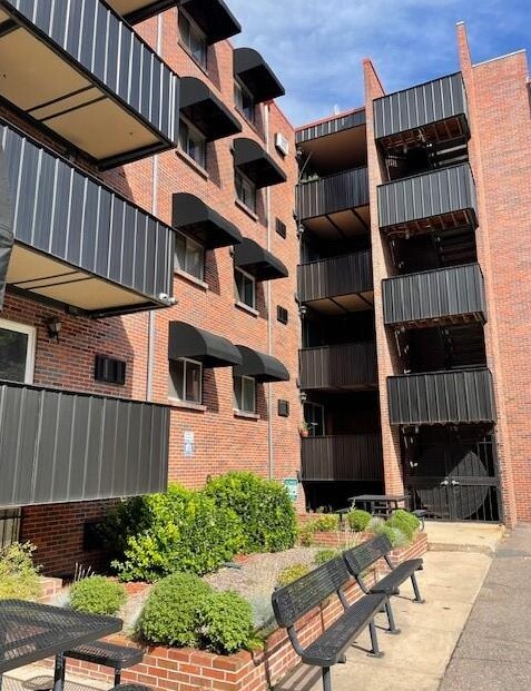 Building Photo - 1833 N Williams St