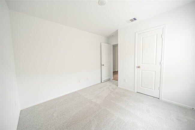Building Photo - 9530 Brookside Point Dr
