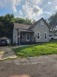 Building Photo - 2502 Main St