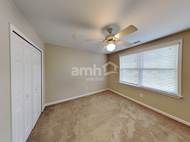 Building Photo - 401 Lochmere Ct