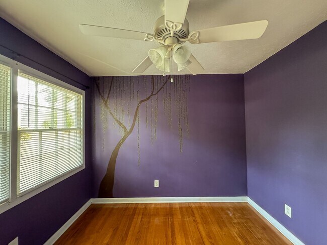 Building Photo - Charming 3 Bed 2 Bath Fayetteville Home with Fenced Yard