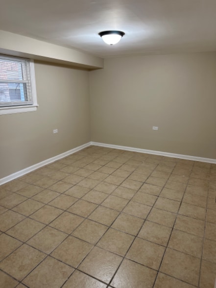 Building Photo - 2236 N Nagle Ave