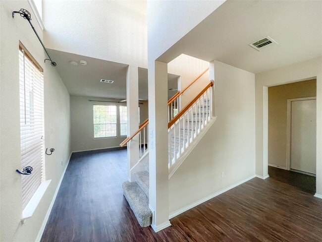 Building Photo - 10717 Strand St