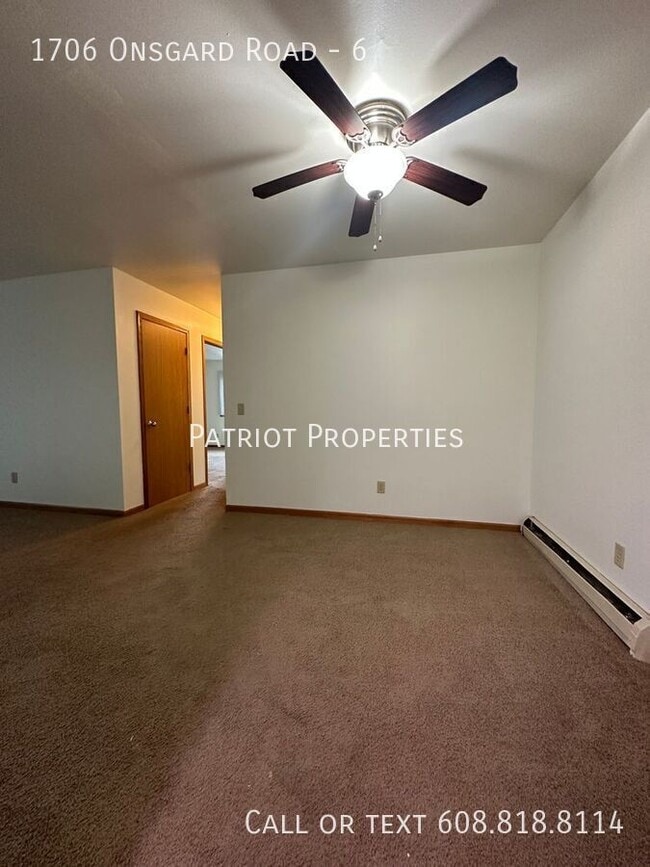 Building Photo - 2 bedroom/ 1 bath apartment in Madison, WI