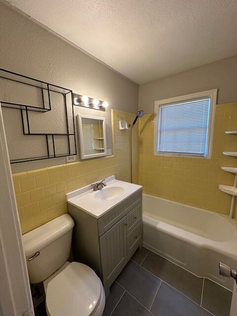 Building Photo - 518 E Lockheed Dr