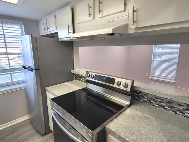 Building Photo - 14333 Memorial Dr