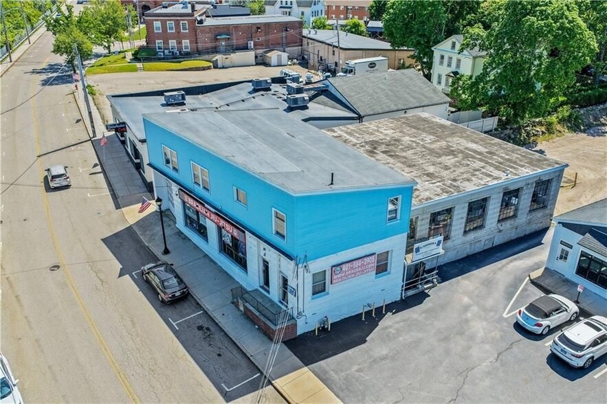 Building Photo - 33 Railroad Ave