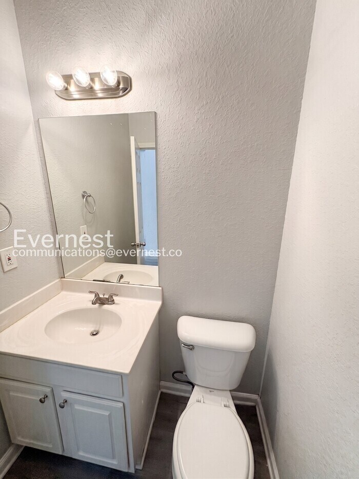 Building Photo - 7130 Brookview Way