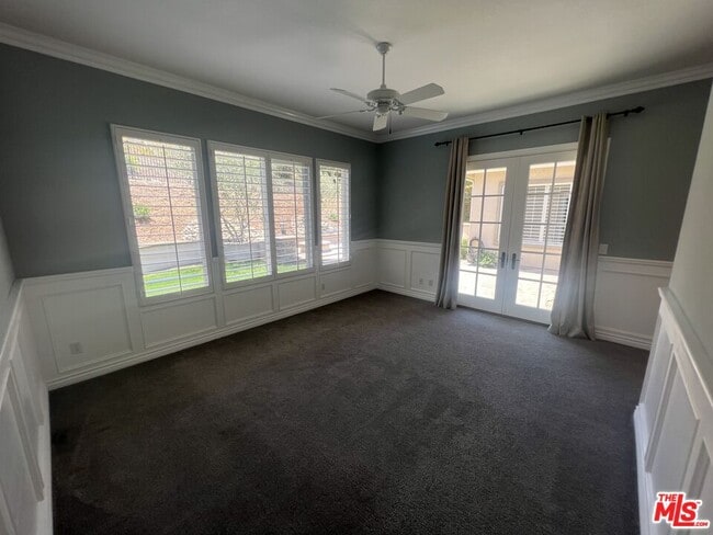 Building Photo - 4566 Via Del Rancho