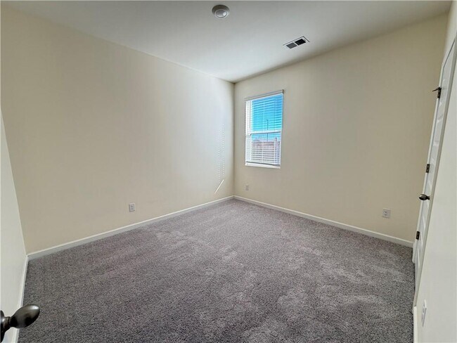 Building Photo - 350 Graham Campbell Ln