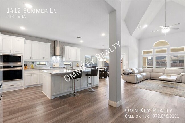 Building Photo - 1412 Summer Ln