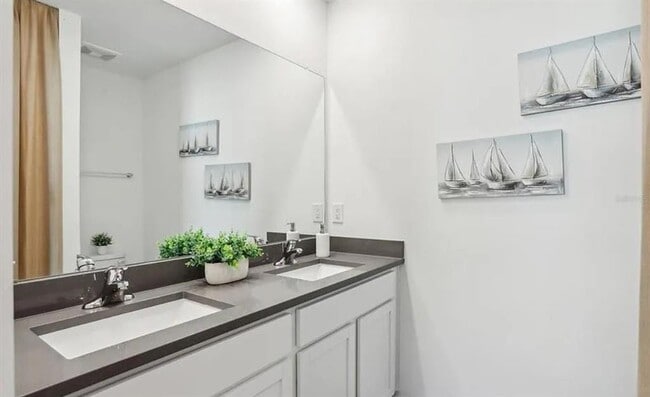 Building Photo - 32528 Weathered Oak Dr