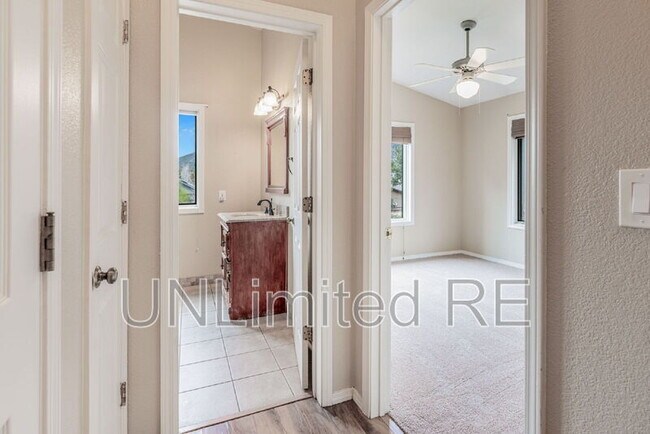 Building Photo - 4154 E Broken Rock Loop